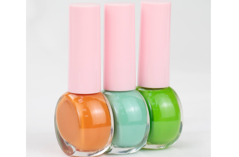 Multicolor oily nail polish